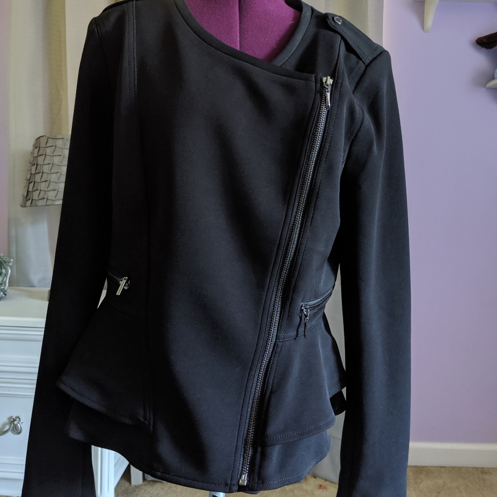 Asymmetrical zip jacket white House Black Market 10p